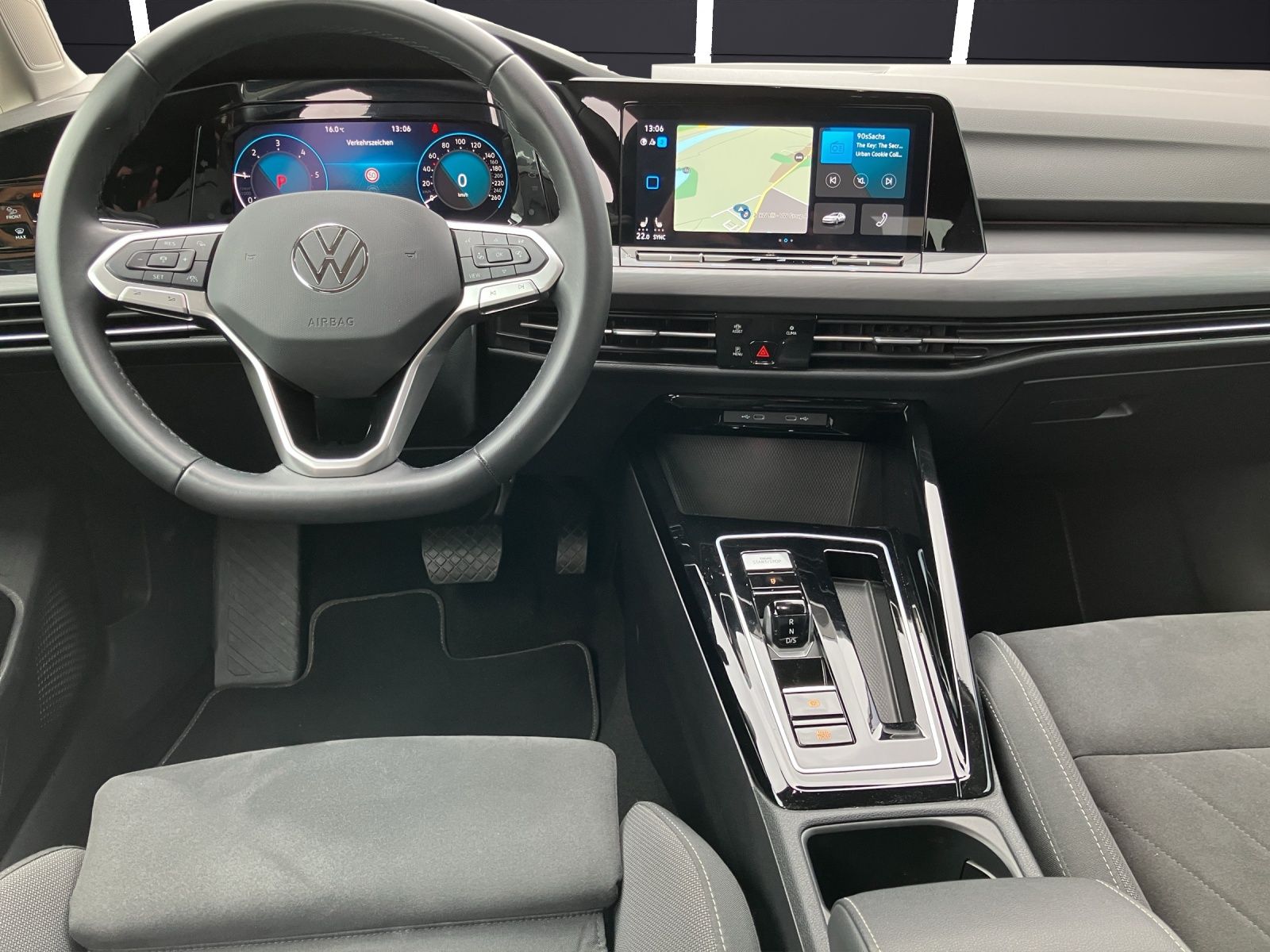 Fahrzeugabbildung Volkswagen Golf VIII Variant TDI Style DSG LED+ Navi ACC AI
