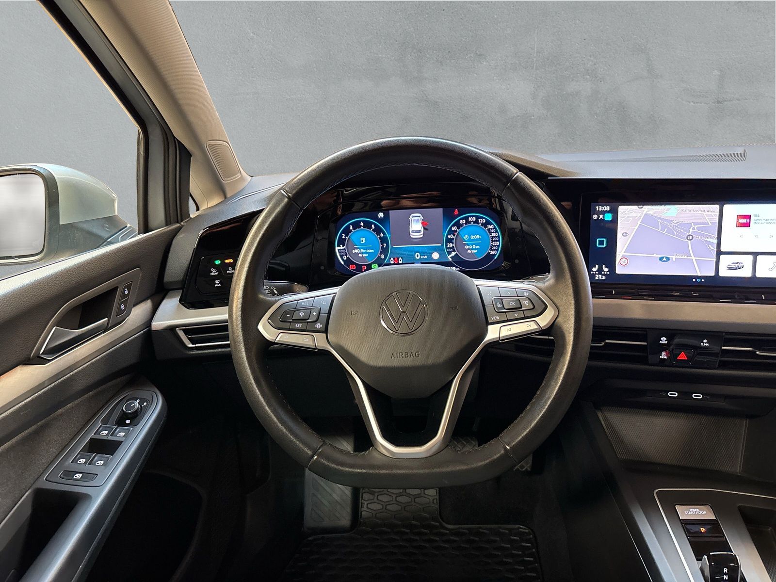Fahrzeugabbildung Volkswagen Golf Variant 1.5 eTSI Life DSG AppConnect