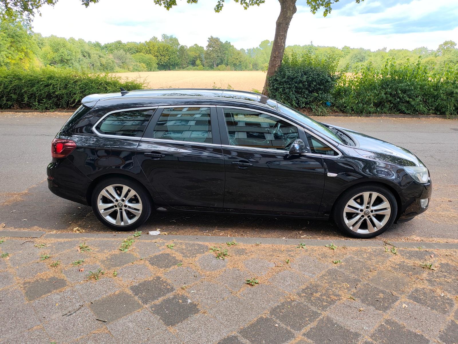 Opel Astra 2010 — photo 6
