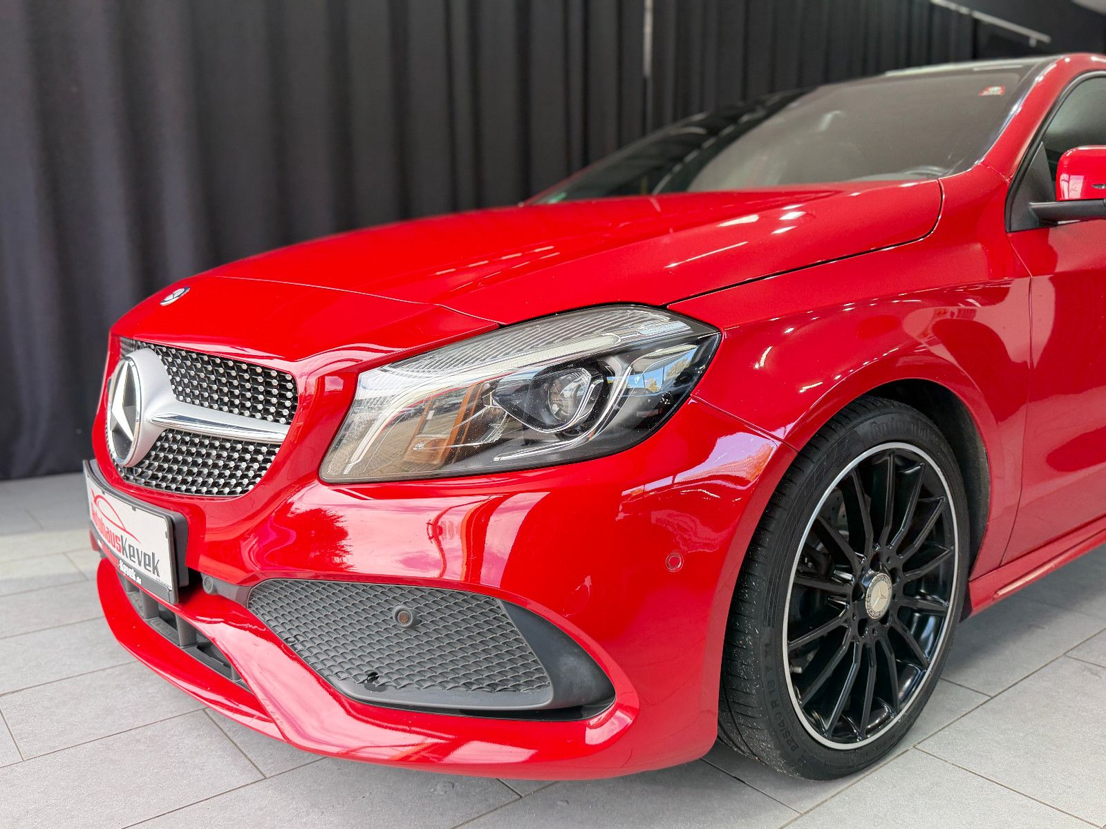 Fahrzeugabbildung Mercedes-Benz A 250 4Matic AMG-LINE|PANORAMA|7G AUTOMATIK|