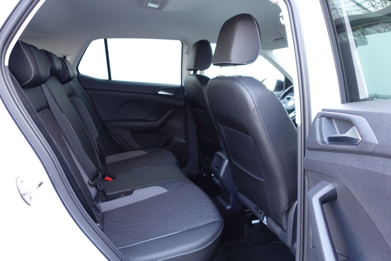 Fahrzeugabbildung Volkswagen T-Cross GOAL 1.0TSI,Sitzhzg,Allwetter,LED,ACC