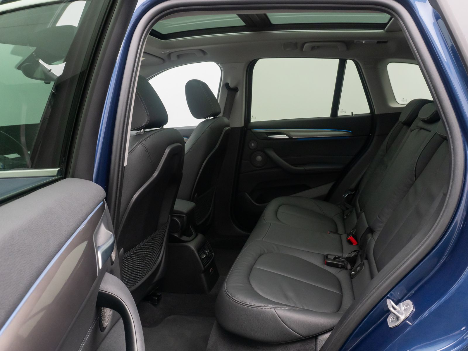 Fahrzeugabbildung BMW X1 xD25e xLine Panorama H/K Kamera DAB HUD Voll