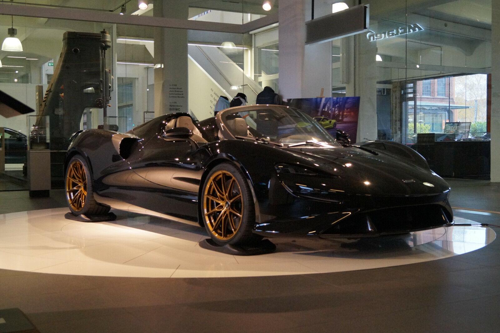 showroom-image-top