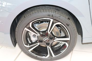 Fotografie des Opel Corsa 1.2 Direct Injection Turbo Hybrid 48 V GS