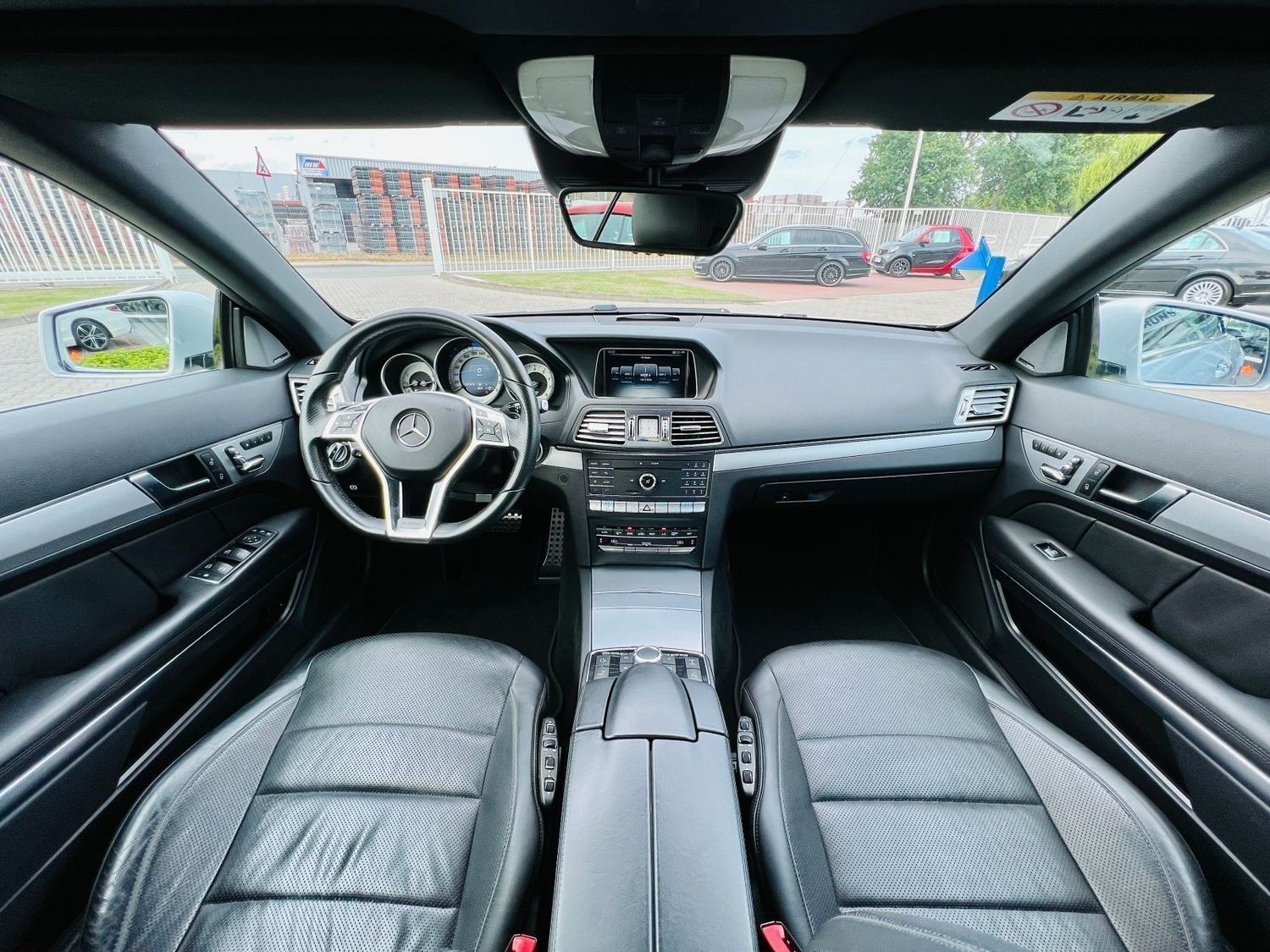 Fahrzeugabbildung Mercedes-Benz E 500 CABRIO AMG - Distronic, 360°, LED, Memory,