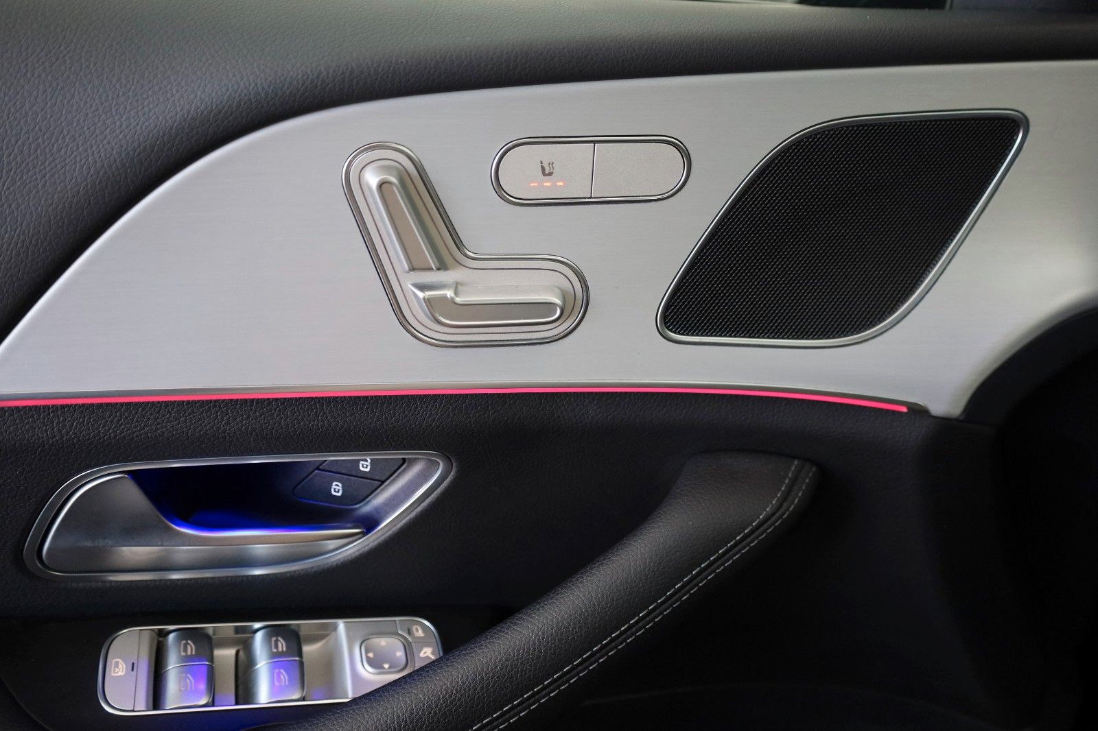 Fahrzeugabbildung Mercedes-Benz GLE 350de 4M Leder,Navi,LED,360° Kamera,Park Pak