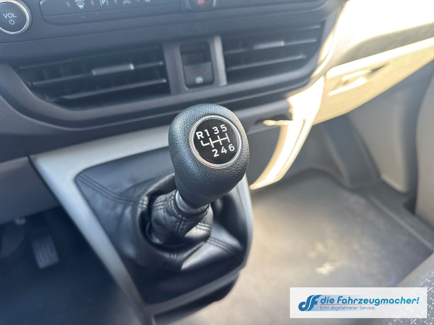 Fahrzeugabbildung Ford Transit Custom Kombi 320 L2 FWD Trend *SEITENSCH