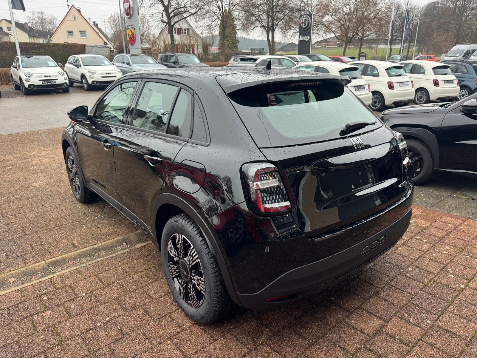 Fahrzeugabbildung Fiat 600 1.2 BUSINESS EDITION NAVI SITZHEIZUNG KLIMA