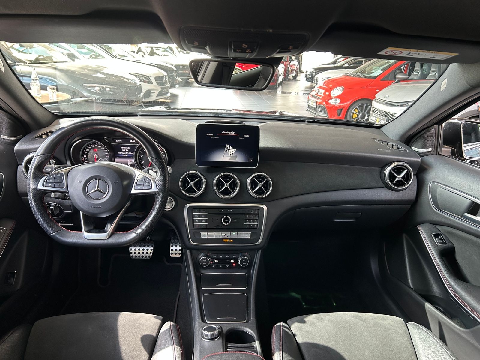 Fahrzeugabbildung Mercedes-Benz GLA 250 AMG Line NIGHT H/K LED NAV SHZ