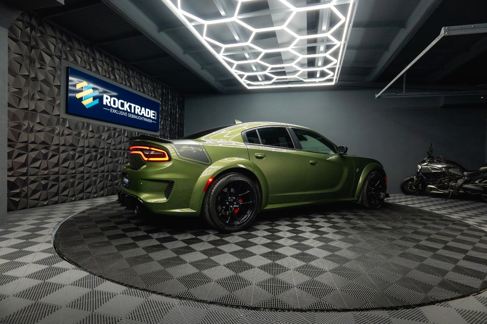 Fahrzeugabbildung Dodge Charger 6.4 V8 SRT 392 SCATPACK SWINGER WIDEBODY