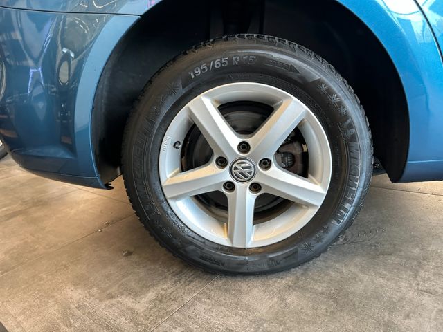 MYAUTOCENTER – Gebraucht- und Jahreswagen mit Werkstattservice in Pfaffenhofen Volkswagen Touran*7-Sitzer*TEMPO*2ZONEN*SitzHZ*PDC*TÜV 528