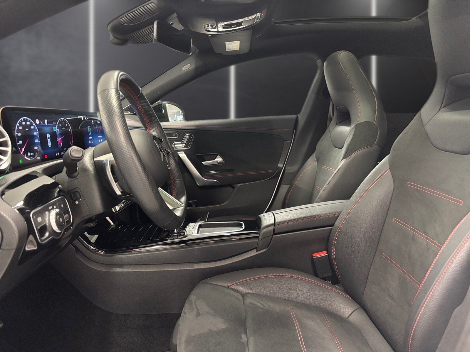 Fahrzeugabbildung Mercedes-Benz CLA 200 SB AMG*Pano*Burme*19"*HUD*360*Multibeam*