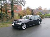 BMW 320d 2Hd*EU5*Xen*Leder*NavPro*Lenkhz*Pano*BMW SH - BMW 320 aus 2011: Kombi, 320d