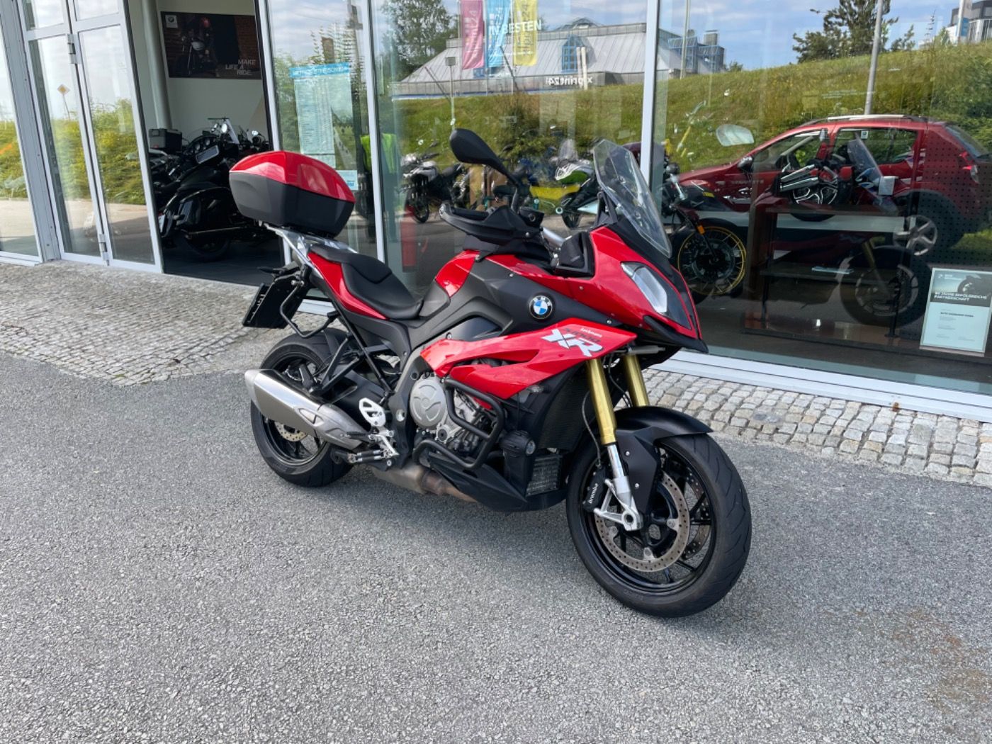 Fahrzeugabbildung BMW S 1000 XR mit Tieferlegung aus 1. Hand