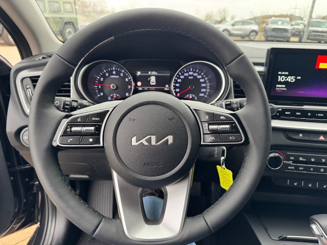 Kia XCeed 1.6 T-GDi Vision DCT7 NAVI LED PDC KAM SHZ