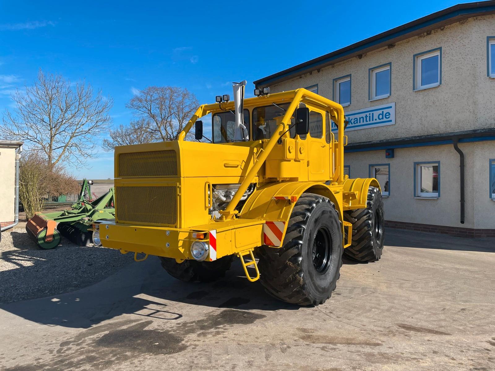 Andere Kirovets K 700A - V8