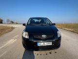 Toyota Auris 2,2-l-D-CAT D-CAT - Toyota Auris: D Cat
