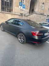 Skoda Superb Limousine extreme schwarz mat... - Skoda Superb: Skod