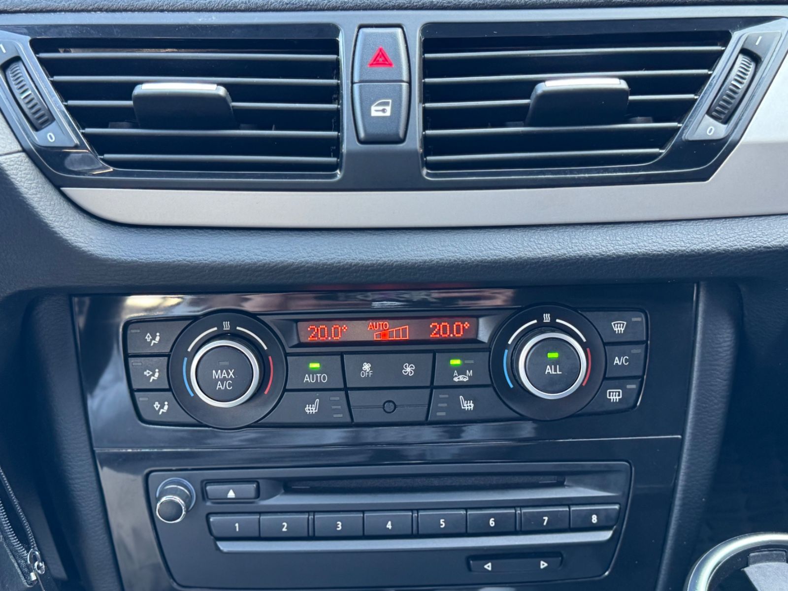 X1 18 i sDrive *Sitzheizung*Temp.*83tkm.*Xenon*