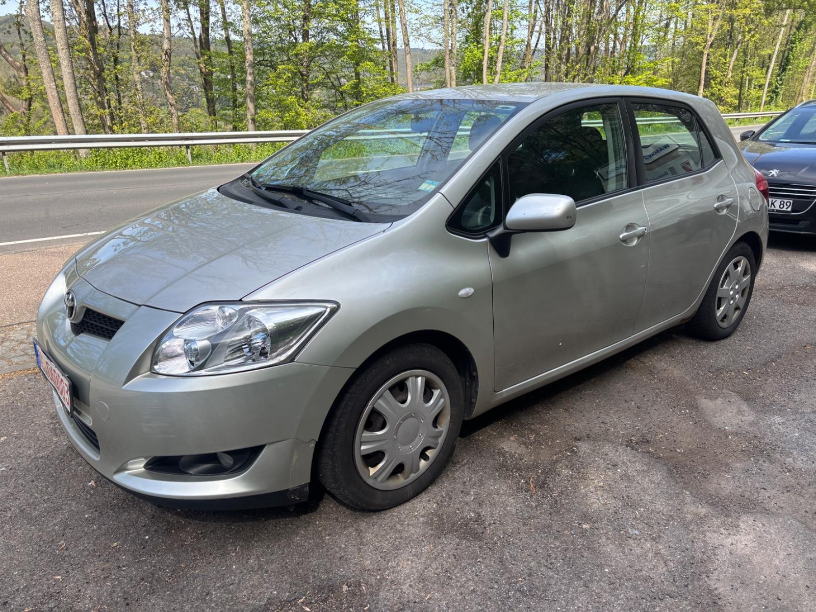 Toyota Auris Life