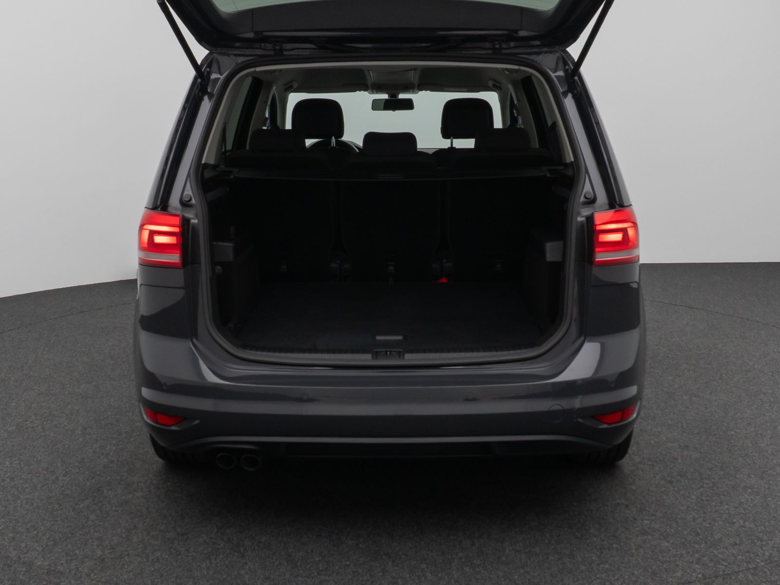 Fahrzeugabbildung Volkswagen Touran 2.0 TDI BMT Navi Stzhz ACC PDC AHK 8fach