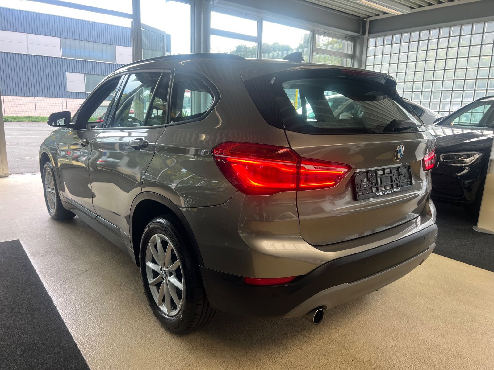 Fahrzeugabbildung BMW X1 sDrive 18 d Advantage *LED*NAVI*SITZHEIZUNG*