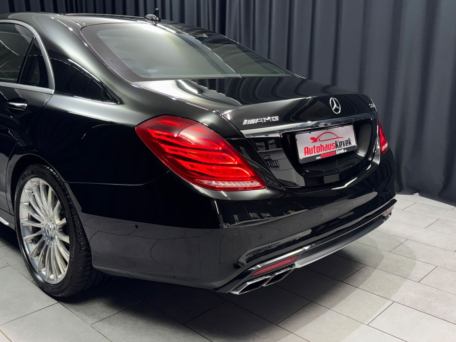 Fahrzeugabbildung Mercedes-Benz S 63 AMG 4Matic L|AMG DRIVERS|LANG|TV|VOLL