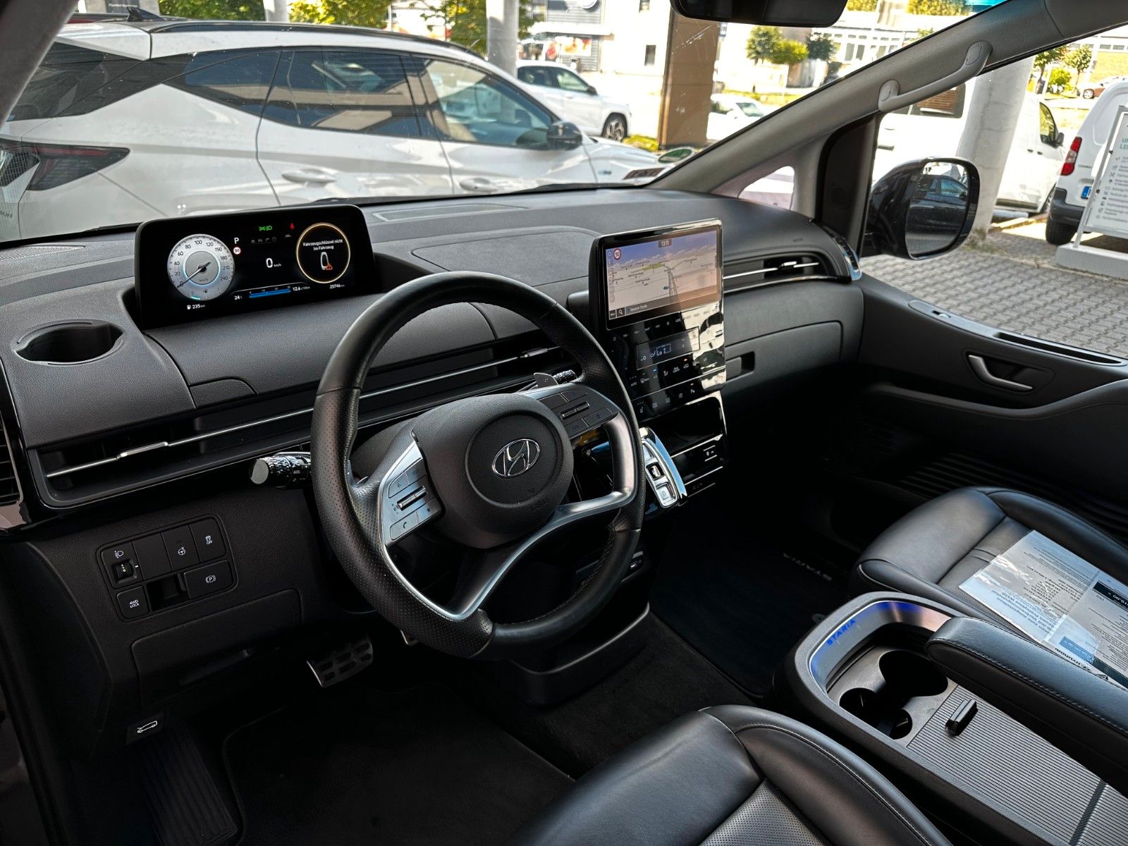 Fahrzeugabbildung Hyundai STARIA Signature 2.2l 177PS 7.Sitzer PDC!