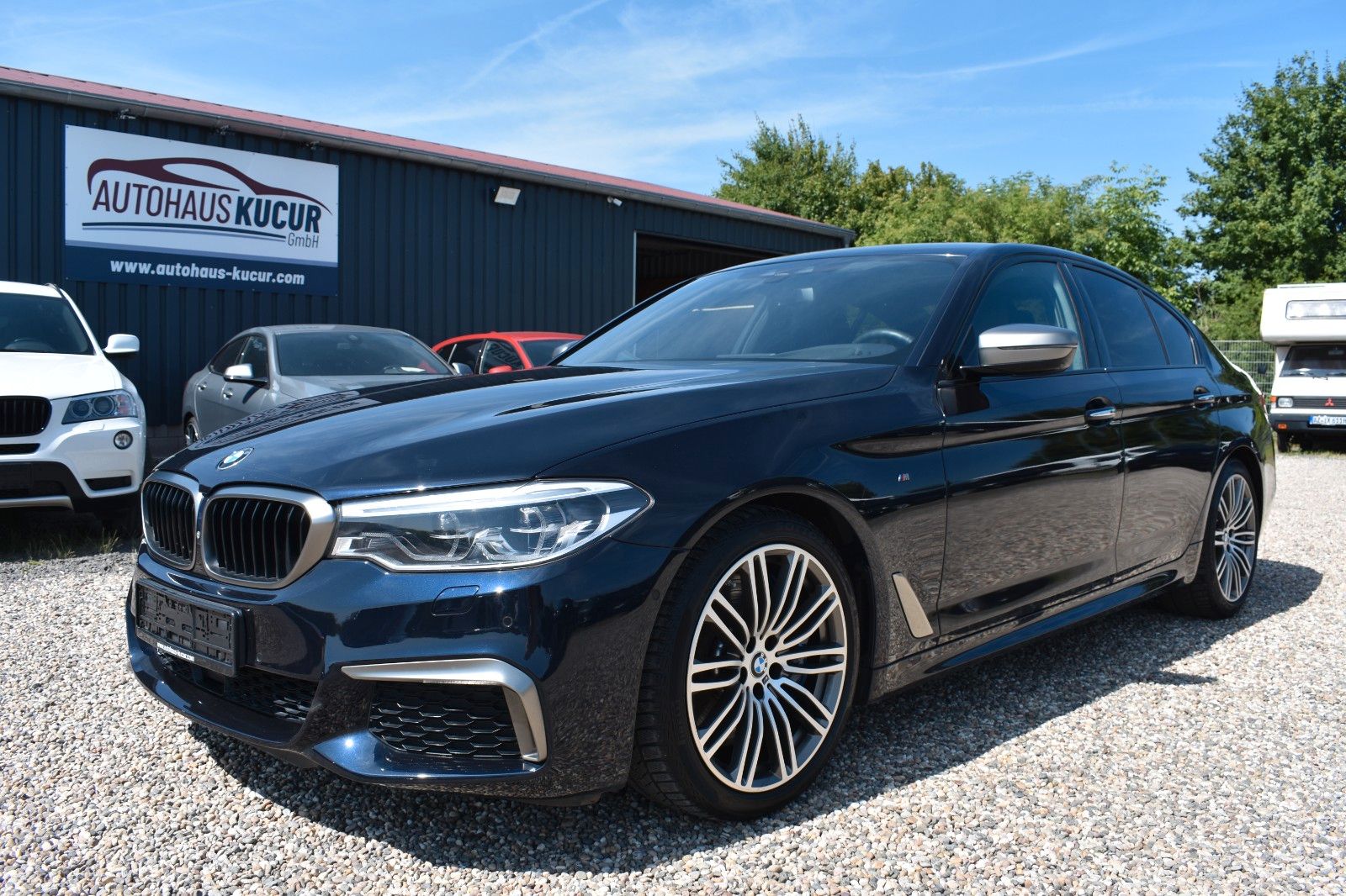Fahrzeugabbildung BMW M550i Limo xDrive Night Vision HUD 360°  1 Hand