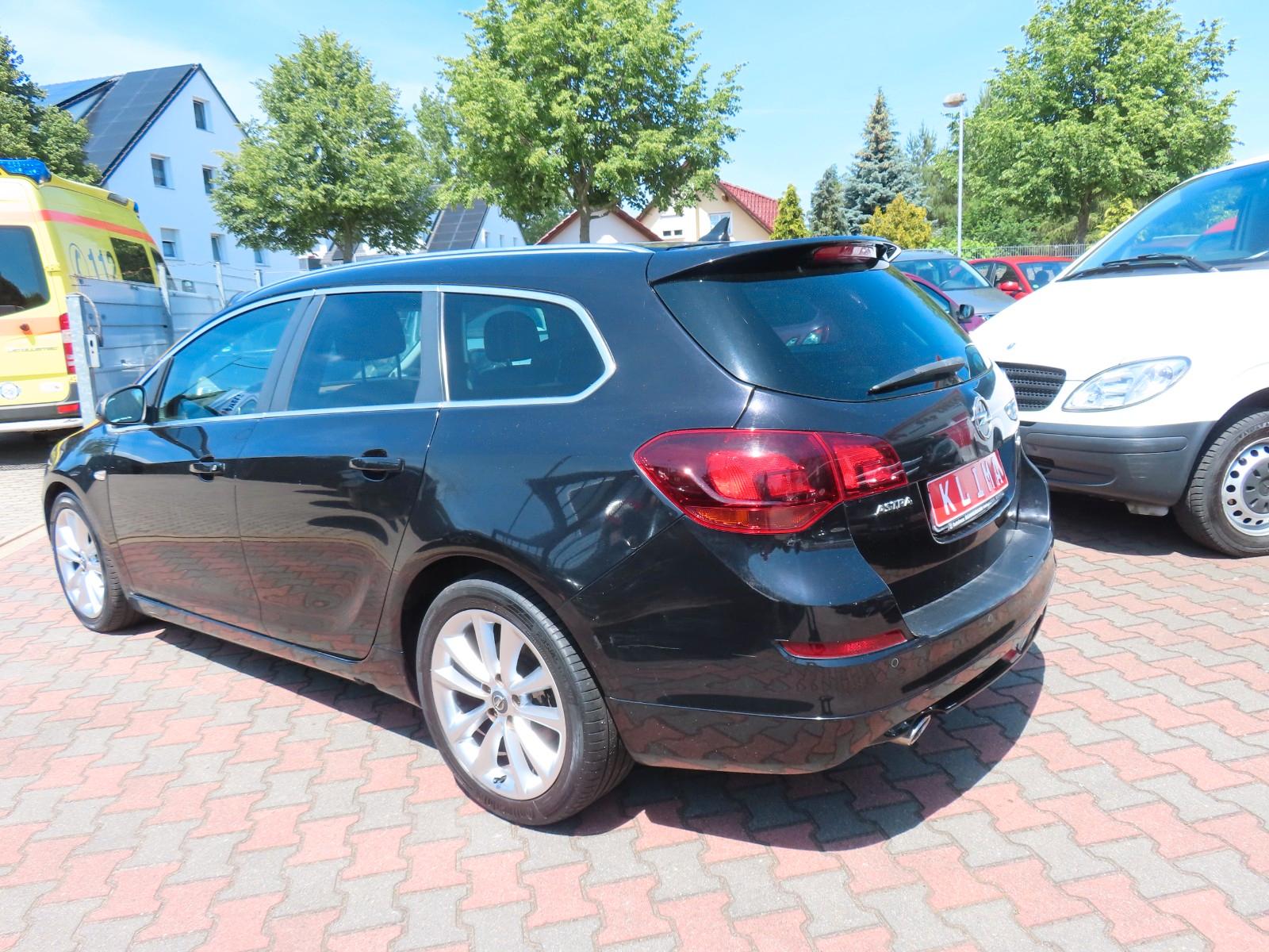 Opel Astra J Sports Xenon  Leder Klima TÜV 07.2027
