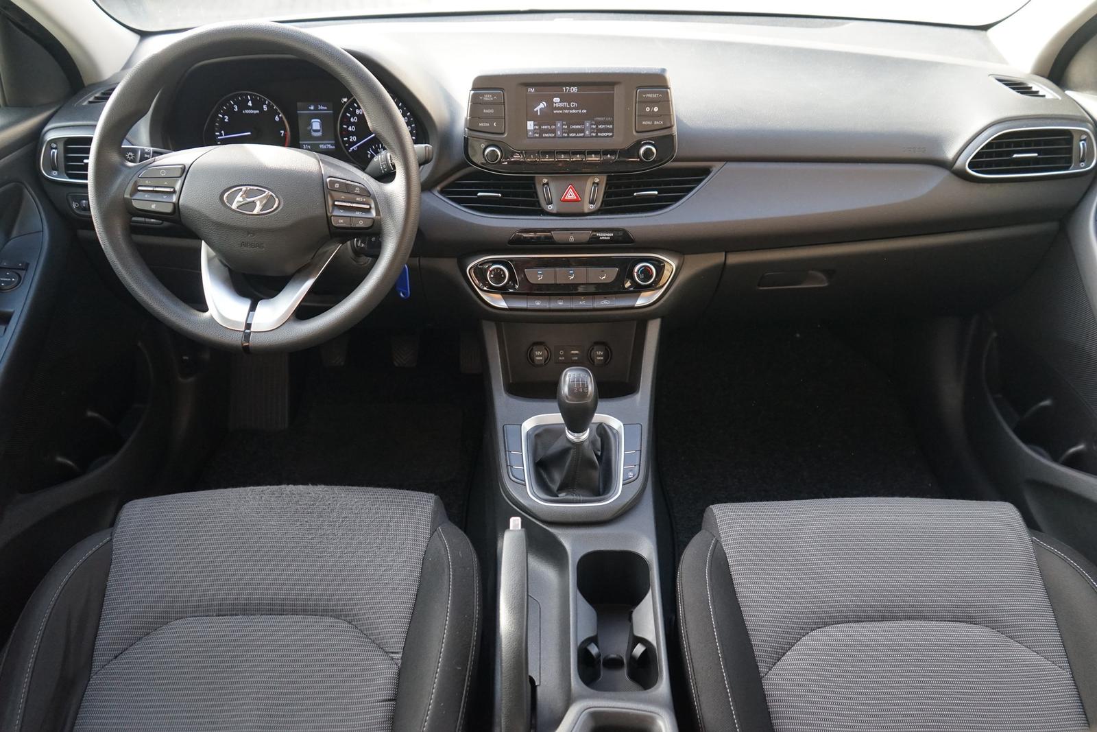 Hyundai i30 1.4 Pure Tempomat PDC Klima Tagfahrlicht USB