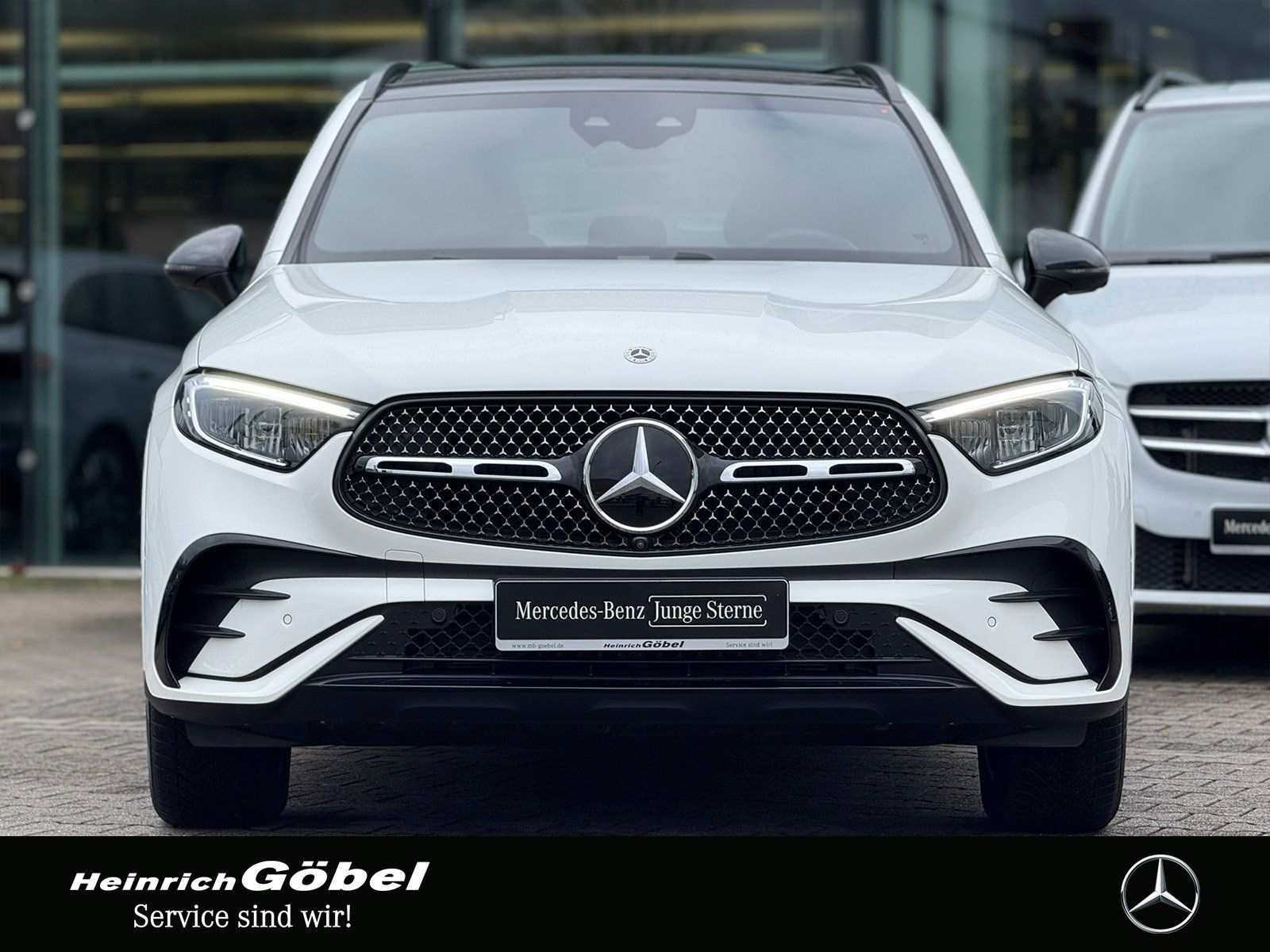 Fahrzeugabbildung Mercedes-Benz GLC 220 d 4M AMG*AHK*PANO*DISTRONIC*360°KAMERA