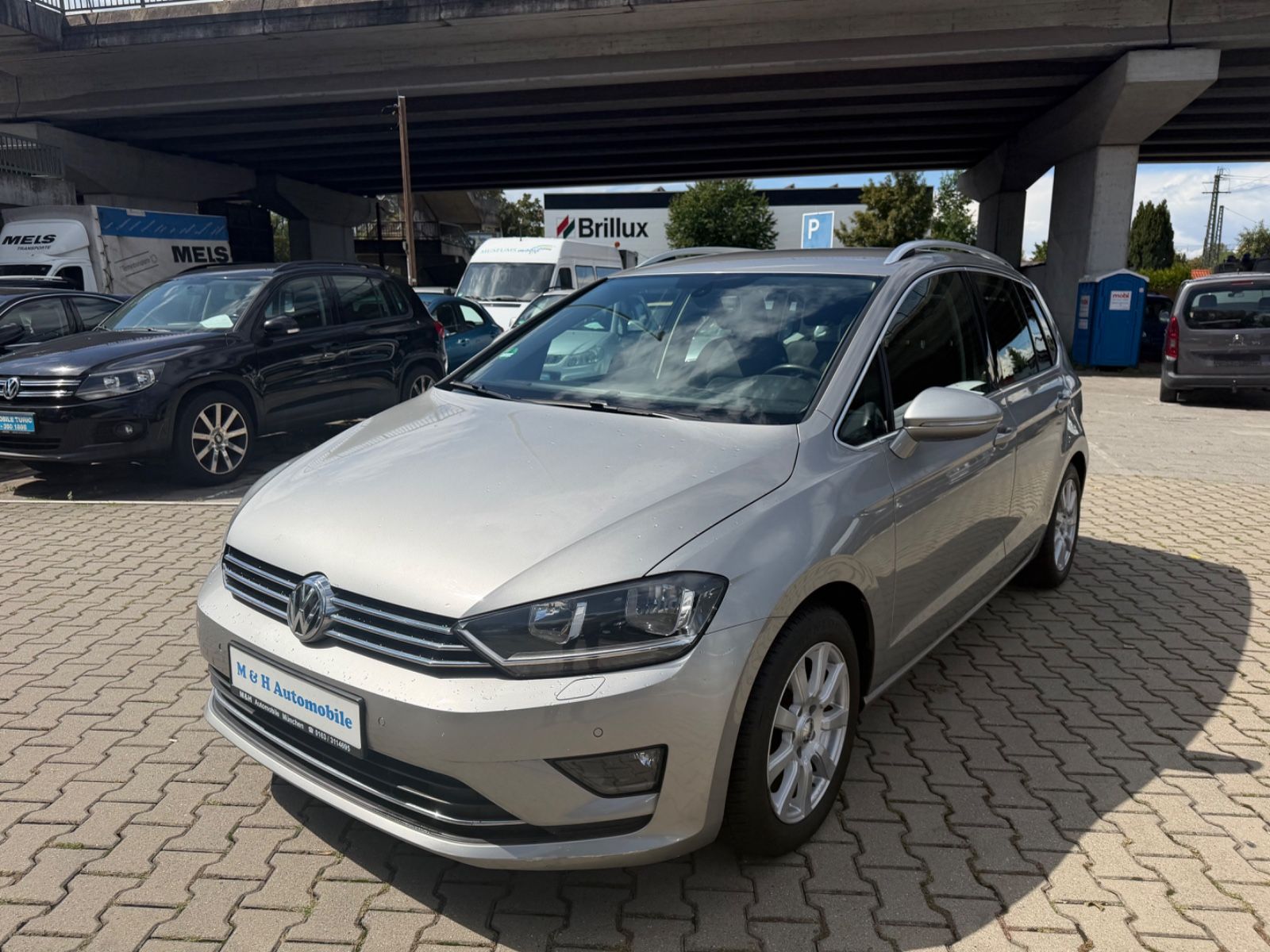 Volkswagen Golf - 1