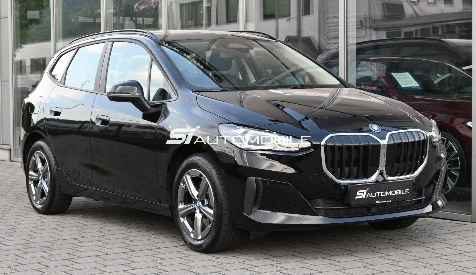 Fahrzeugabbildung BMW 230e xDr. Active Tourer °AHK°HUD°8-FACH ALU°360°