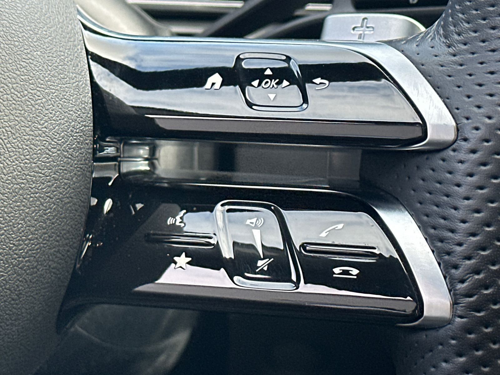 Fahrzeugabbildung Mercedes-Benz C 220d T AMG-Line NAV+LED+360°+WIDESCREEN+AHK+SH
