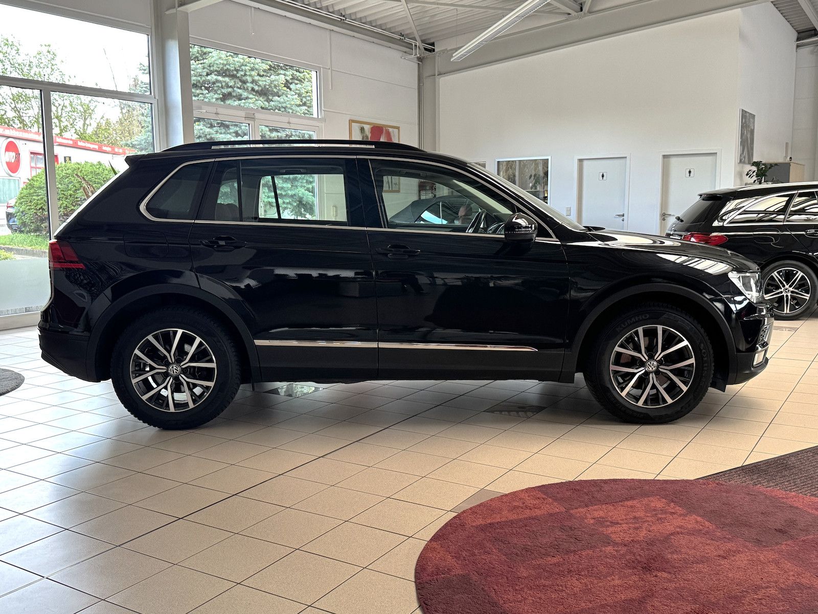 Fahrzeugabbildung Volkswagen Tiguan 1.5 TSI DSG Navi//DAB/ACC/Spur/Ahk
