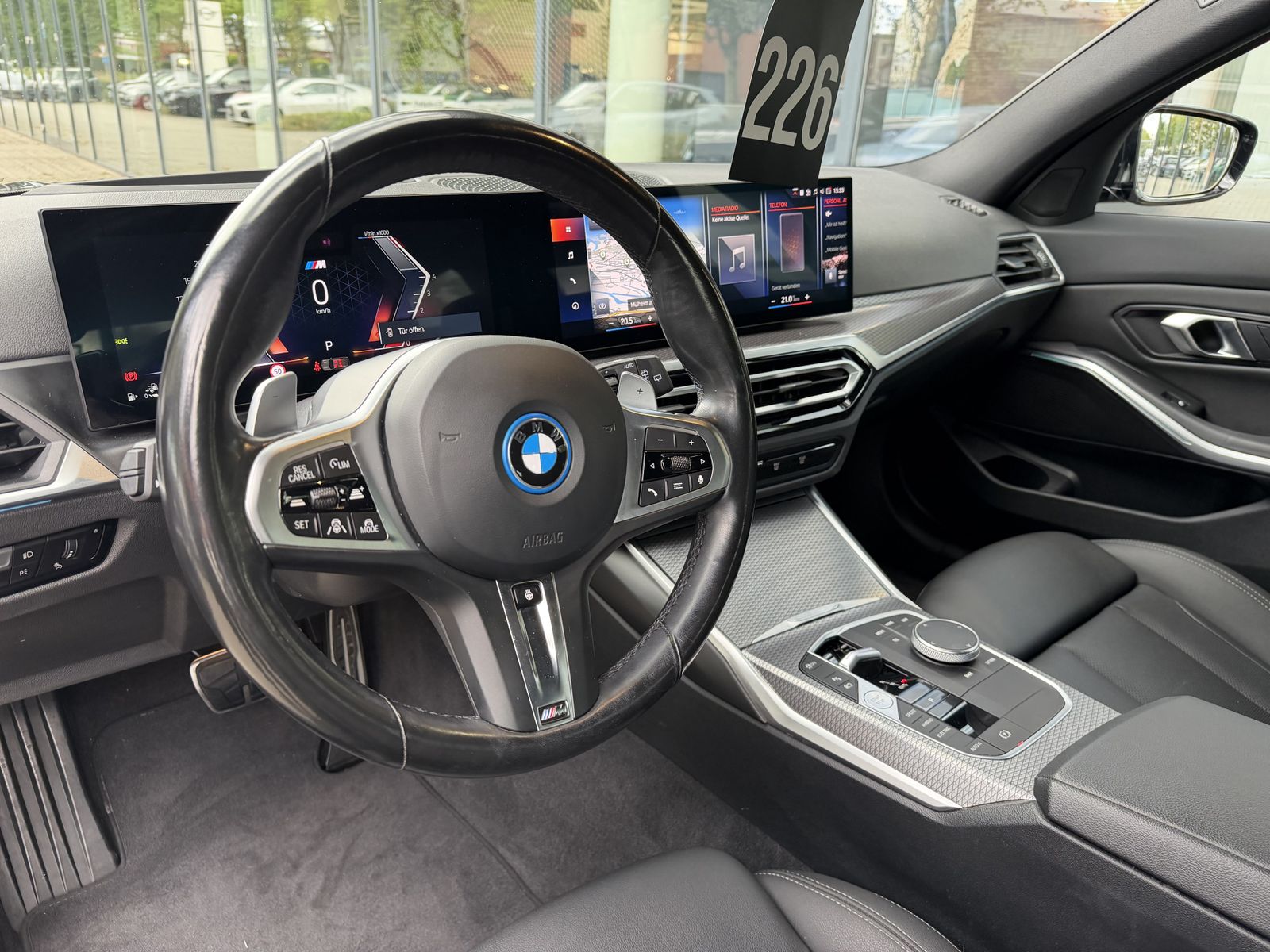 BMW 330e Tour M Sport DA-Prof RFK AHK HuD Ambiente foto 4