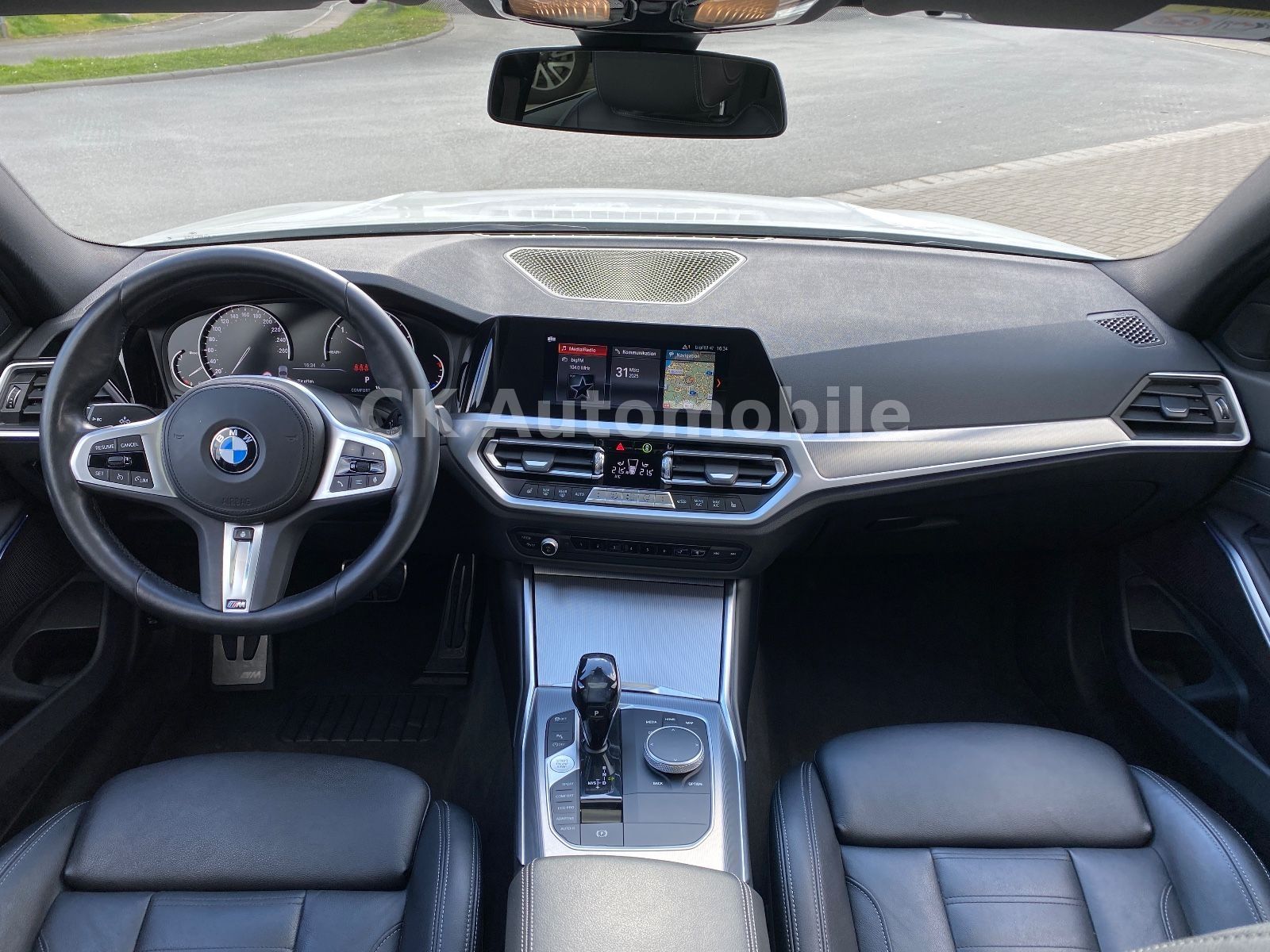 Fahrzeugabbildung BMW 320d Lim. M-Sport/Shadow-Line/Navi/Leder/LED/Kam