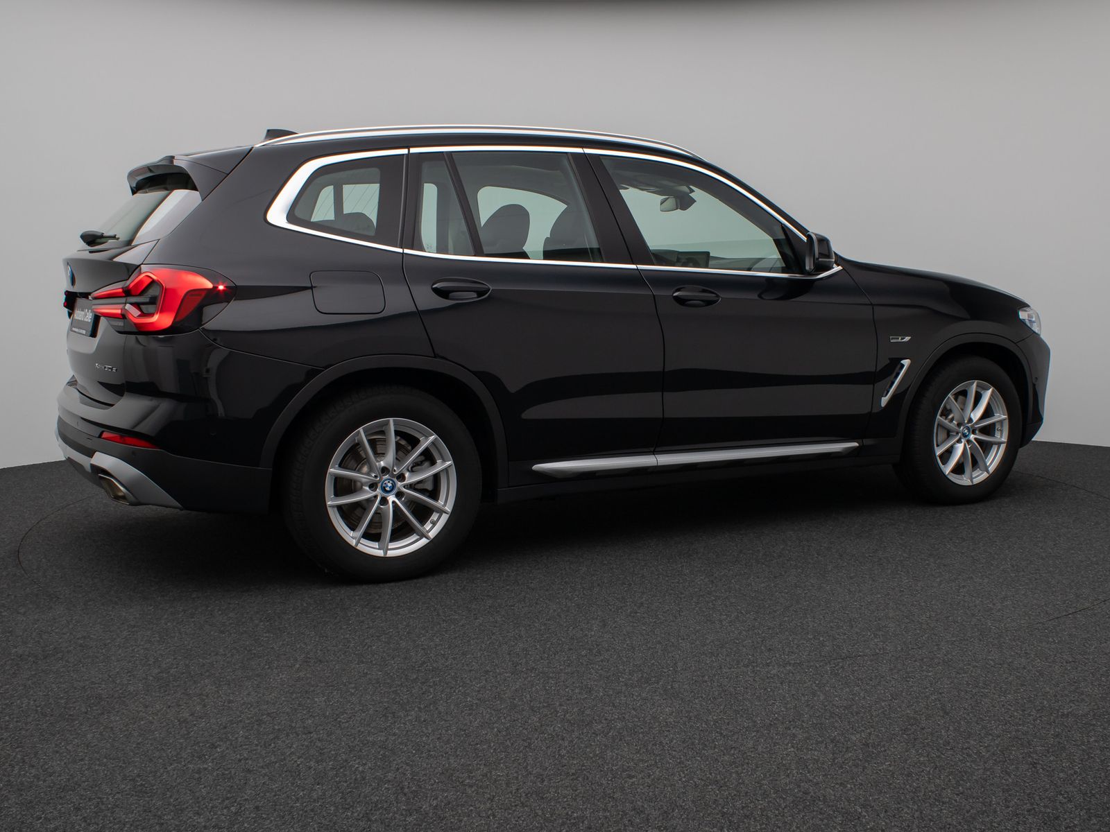 Fahrzeugabbildung BMW X3 xD30e Panorama Kamera Laser HUD DAB HiFi 18"