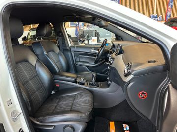 Mercedes-Benz B 180 *KLIMA*SZHZ*LEDER*NAV*PDC*SPUR*TOTWINKEL