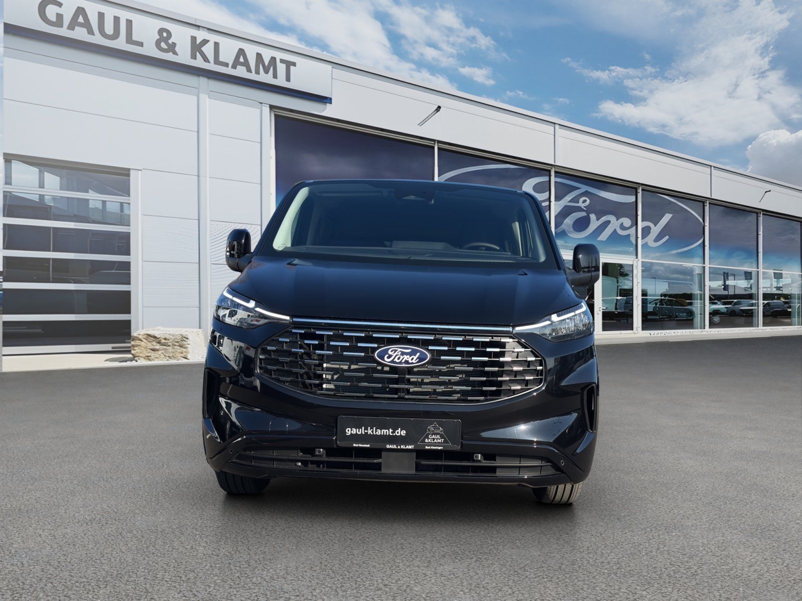 Fahrzeugabbildung Ford Tourneo Custom 2.0 Ecoblue 320 L1 Tourneo Titani