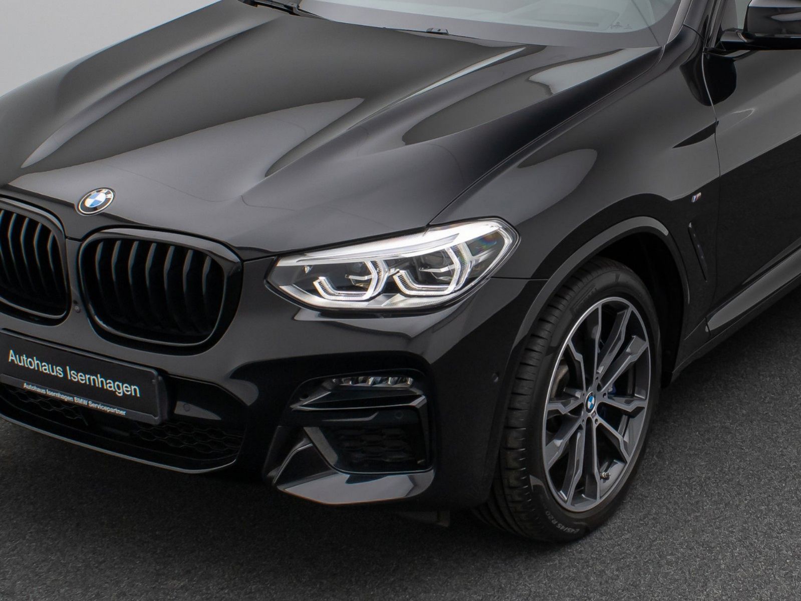 Fahrzeugabbildung BMW X4 M40 i Panorama 360° HUD DAB H/K DisplKey AHK