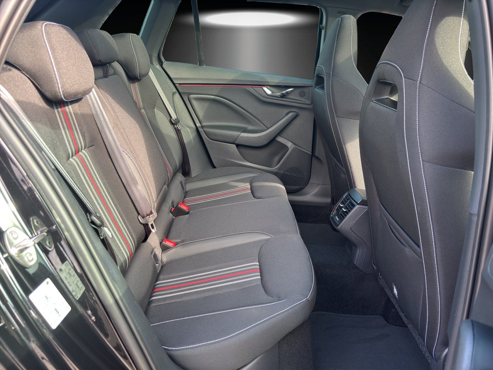 Fahrzeugabbildung SKODA Kamiq Monte Carlo 1,5 TSI 110 kW DSG