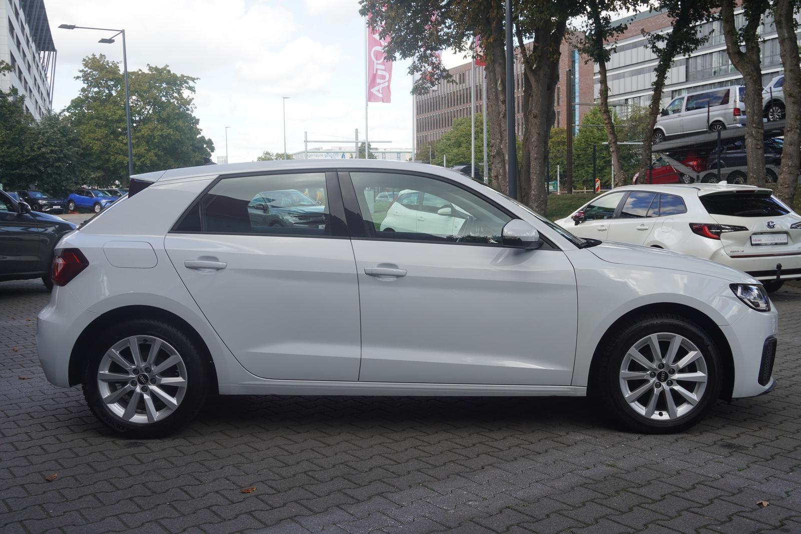Audi A1 Sportback 30 1.0 TFSI basis DSG Klimaaut. PDC, миниатюра 4