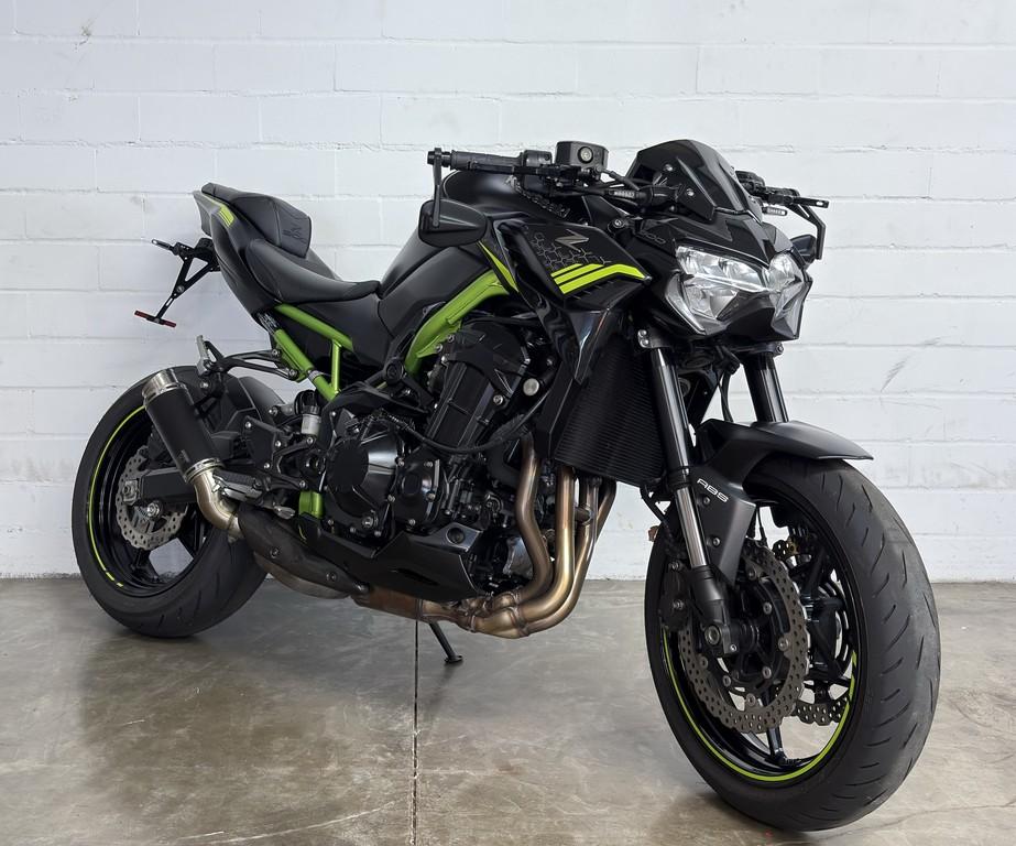 Kawasaki Z900 - 1. Hd. - schickes Zubehör!