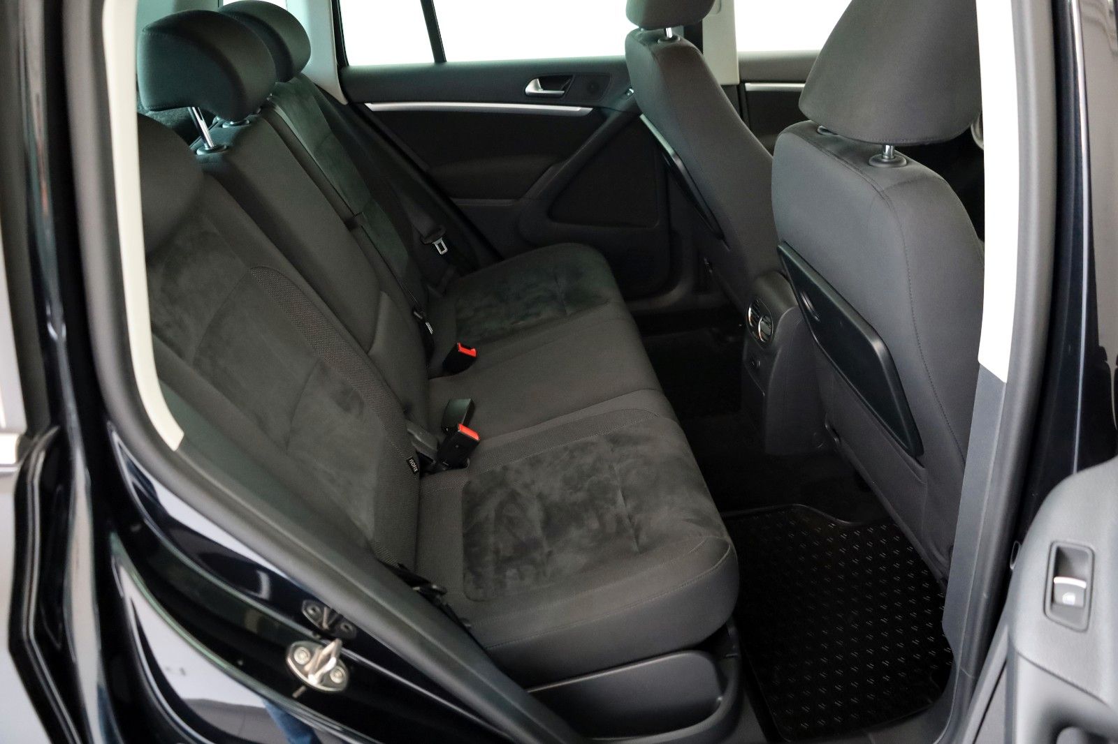 Fahrzeugabbildung Volkswagen Tiguan Track&Style 4M Alcantara,Navi,SH,PDC,AHK