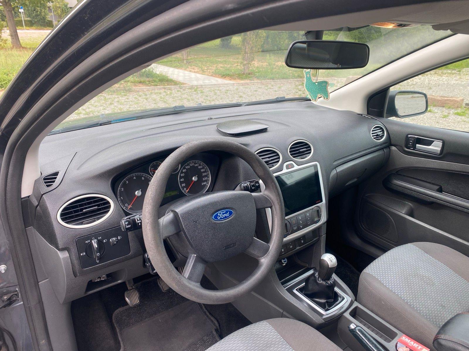 Ford Focus 2006 — photo 10
