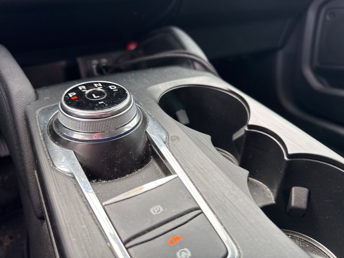 Fahrzeugabbildung Ford Kuga Plug-In Hybrid Titanium Hagelschaden AHK sc
