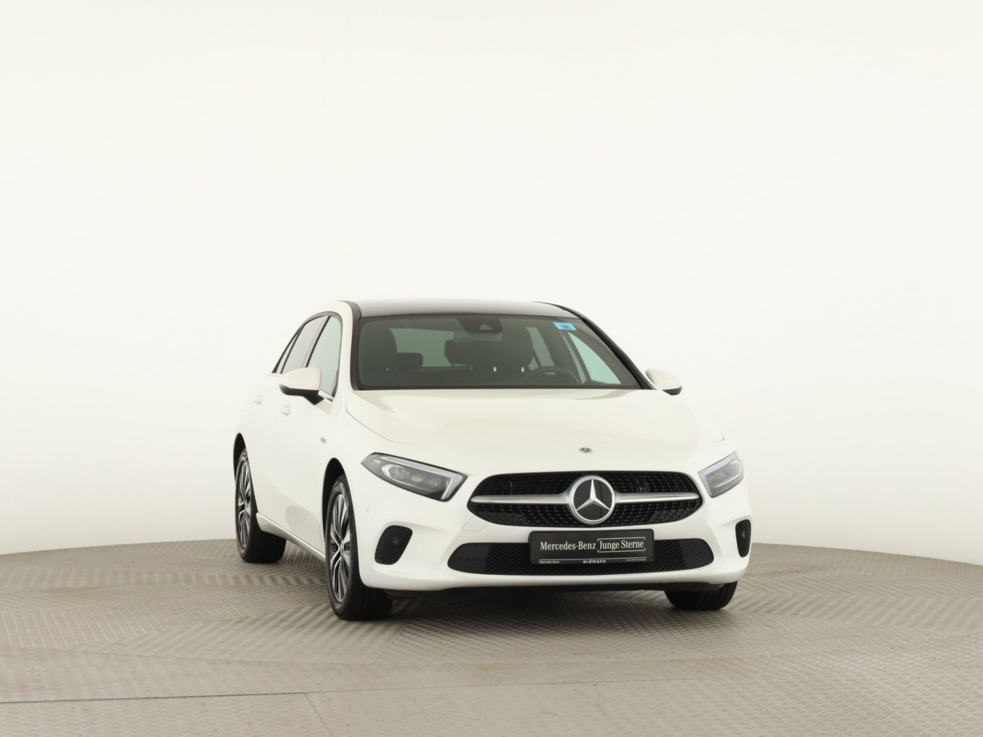 Mercedes-Benz A 250 e Panorama AHK Multibeam PTS Kamera Navi foto 3