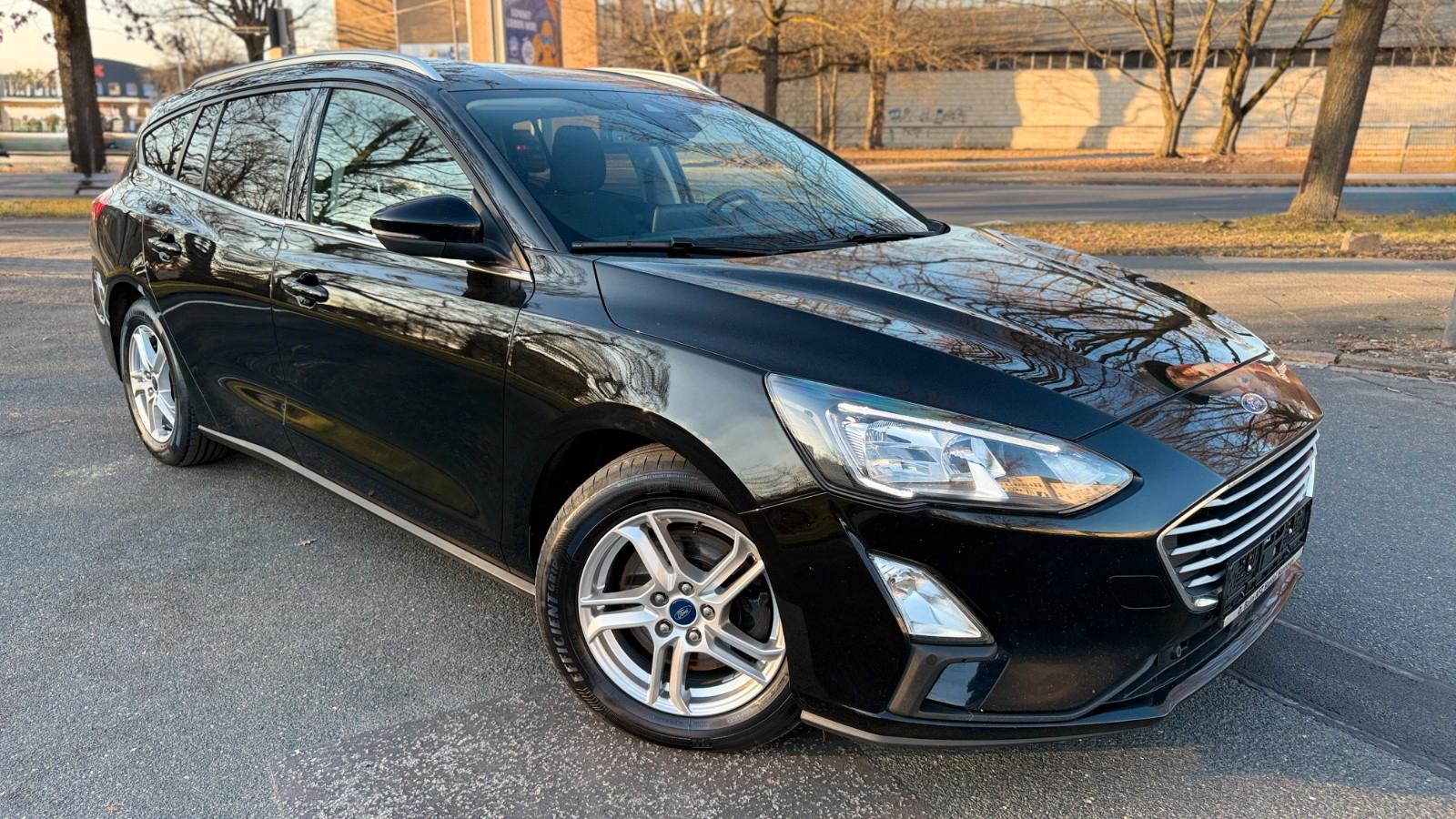 Ford Focus Turnier Cool & Connect , LED